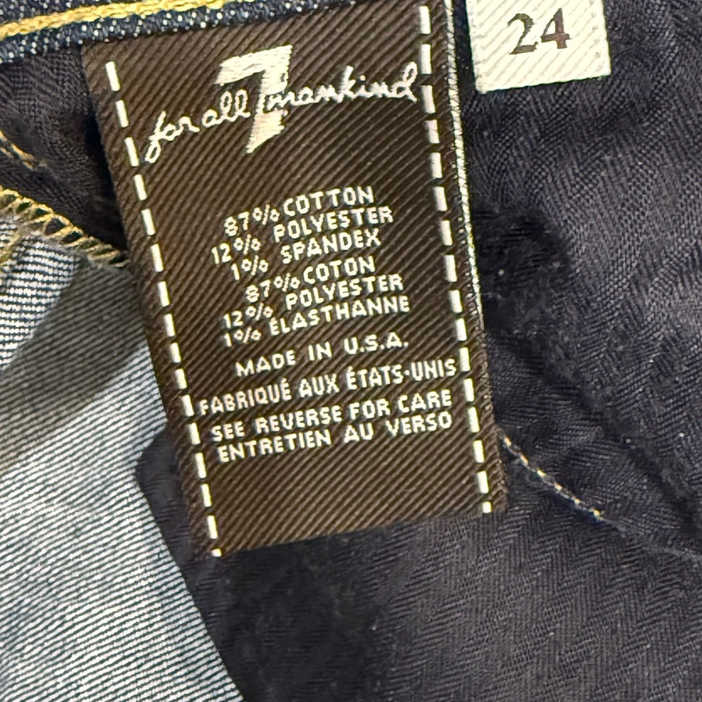 7 For All Mankind Dark Blue denim roll short - Picture 3 of 5